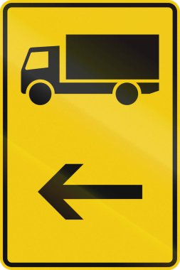 Alman yön işareti altı kamyon yolu için