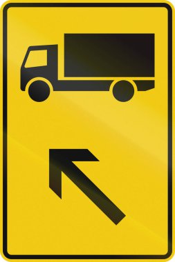 Alman yön işareti altı kamyon yolu için