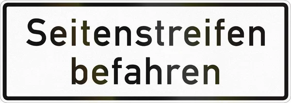 Aanvullende verkeersbord gebruikt in Duitsland - rijden op schouder — Stockfoto