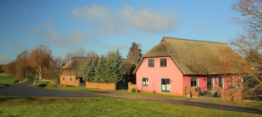 Tarihi çiftlik Behnkenhagen, Mecklenburg-Vorpommern, Germany Anıtı olarak listelenen