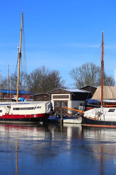 Museumswerft (estaleiro histórico), listado como monumento em Greifswald, Alemanha — Fotografia de Stock