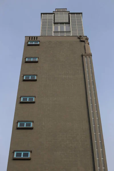 記念碑として記載されている、1927 年に建てられた、マクデブルクの Albinmueller タワー — ストック写真