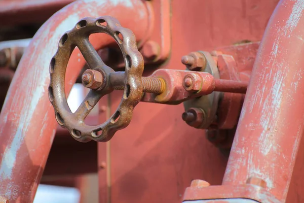 Клапан исторического красного парового двигателя — стоковое фото