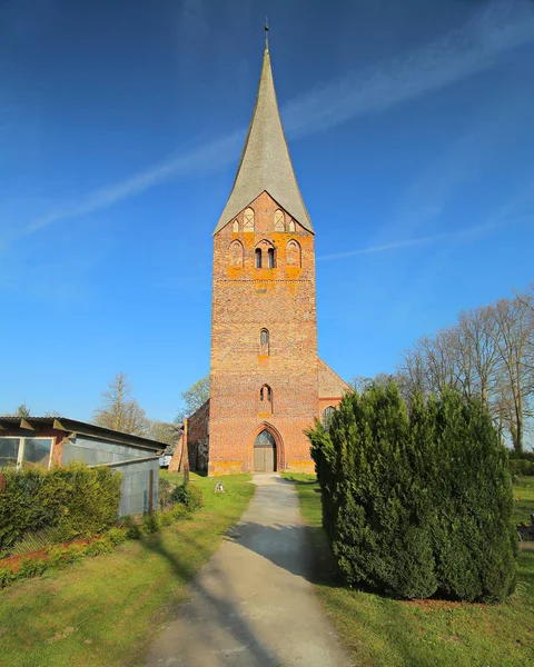 Igreja em Wusterhusen, Mecklemburgo-Pomerânia Ocidental, Alemanha — Fotografia de Stock