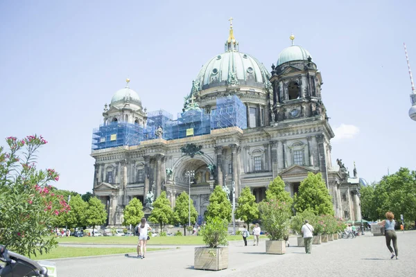 Berlínská katedrála na muzejní ostrov. — Stock fotografie
