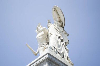 Berlin, Müze Adası 'ndaki antik anıt..