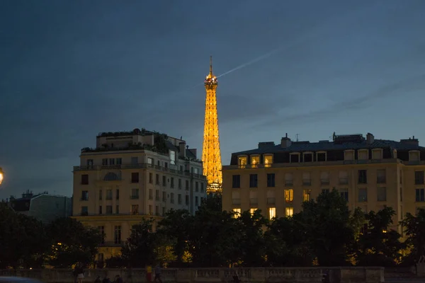 Vista notturna della parte centrale di Parigi . — Foto Stock