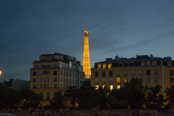 Vista noturna da parte central de Paris . Imagens Royalty-Free