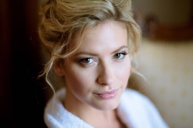 Güzellik gelin saç modeli ile