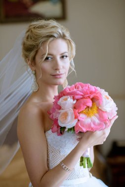 Güzellik gelin buketi ile