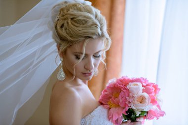 Güzellik gelin buketi ile