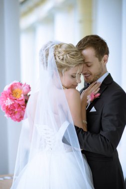 güzel çift doğa üzerinde