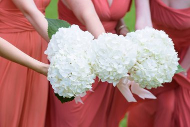 nedime doğada buketleri ile