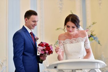 Gelin ve damat evlilik kaydetme