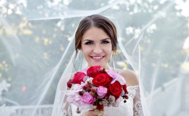 güzel bir gelin buketi ile