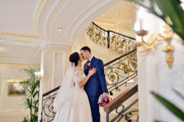 evlilik çift öpüşme