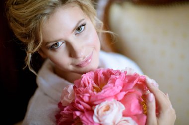 Güzellik gelin buketi ile