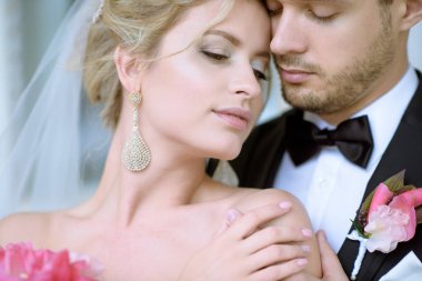 güzel çift sarılma