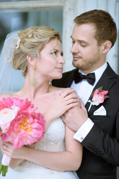 Beautiful Wedding couple — Stock Photo, Image