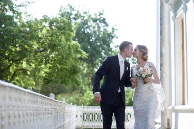 Düğün iki doğa üzerinde yürüyor