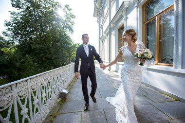 Düğün iki doğa üzerinde yürüyor