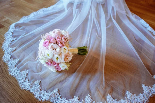 Hermoso ramo de colores de boda para novia — Foto de Stock