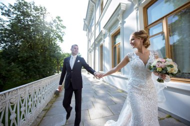 Düğün iki doğa üzerinde yürüyor