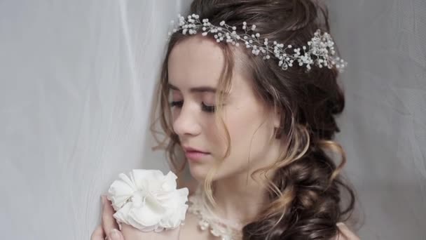 Vackra Brud Poserar Studio Brudklänning — Stockvideo