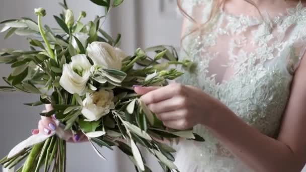 Szép Menyasszony Gyönyörű Esküvői Ruha — Stock videók