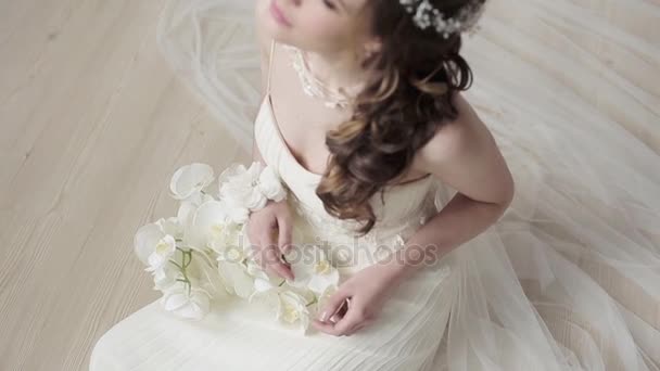 Bela Noiva Jovem Vestido Casamento Lindo — Vídeo de Stock