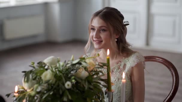 Szép Menyasszony Gyönyörű Esküvői Ruha — Stock videók