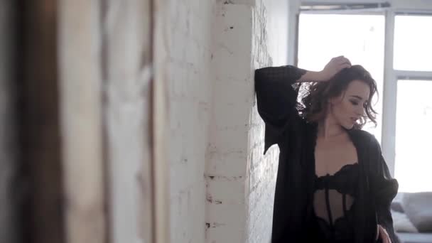 年轻漂亮的黑色内衣模特 — 图库视频影像