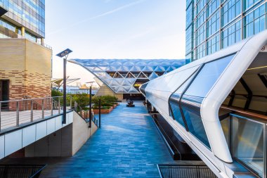 Canary Wharf yaya köprüsü