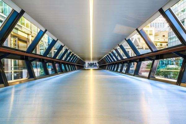 Canary Wharf Pedestrian Bridge — Stock Photo, Image