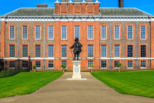 Kensington palace i london — Stockfoto