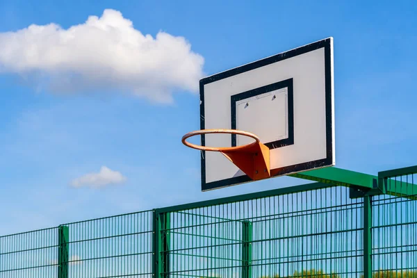 Outdoor Backboard with Hoop — Stock Photo, Image