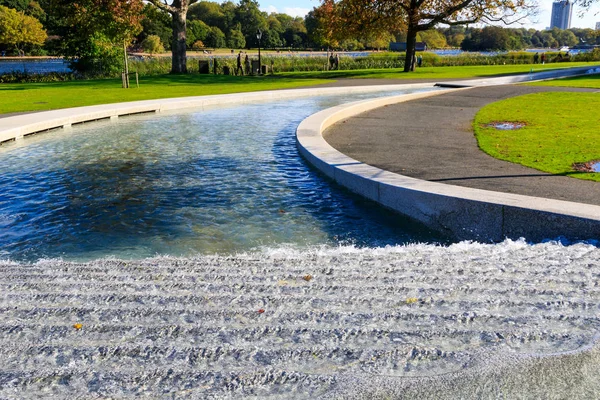Prenses Diana Memorial çeşme Hyde Park