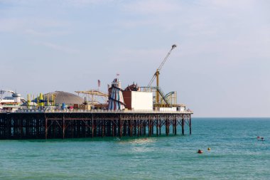 Brighton Pier üzerine lunapark