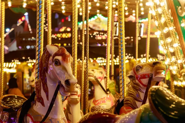 Merry-go-round en Winter Wonderland —  Fotos de Stock