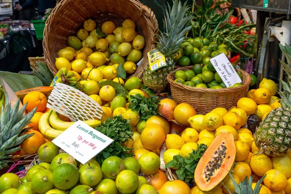 Bergamotka cytryny na wystawie Borough Market — Zdjęcie stockowe