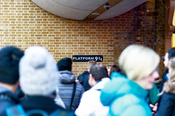 King's Cross istasyonuna, peron 9 3/4 