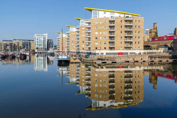 Limehosue Havzası, Yalı daireler 