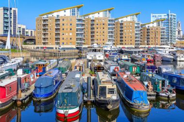 Tekneler ve yatlar Limehouse Havzası Marinada demirli