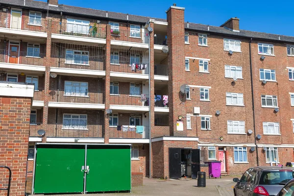 Rådets bostäder block i östra London — Stockfoto