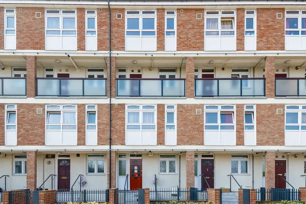 Rådets bostäder lägenheter i östra London — Stockfoto