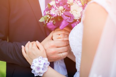Genç evlilik çift romantik anları zevk. Kutlamalar düğün. Seviyorum. Düğün. 