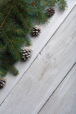 Ahşap ışıkları ağaç ve ışıltı bokeh xmas ile Noel arka plan arka plan bez. Neşeli Noel kartı. Kış tatil Tema. Yeni Yılınız Kutlu Olsun. Metin için yer. İyi Bayramlar