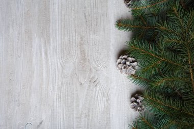 Ahşap ışıkları ağaç ve ışıltı bokeh xmas ile Noel arka plan arka plan bez. Neşeli Noel kartı. Kış tatil Tema. Yeni Yılınız Kutlu Olsun. Metin için yer. İyi Bayramlar