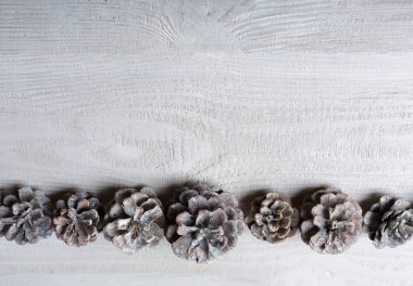 Ahşap ışıkları ağaç ve ışıltı bokeh xmas ile Noel arka plan arka plan bez. Neşeli Noel kartı. Kış tatil Tema. Yeni Yılınız Kutlu Olsun. Metin için yer. İyi Bayramlar