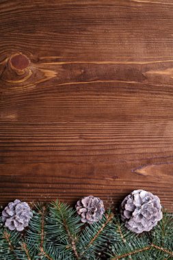 Ahşap ışıkları ağaç ve ışıltı bokeh xmas ile Noel arka plan arka plan bez. Neşeli Noel kartı. Kış tatil Tema. Yeni Yılınız Kutlu Olsun. Metin için yer. İyi Bayramlar